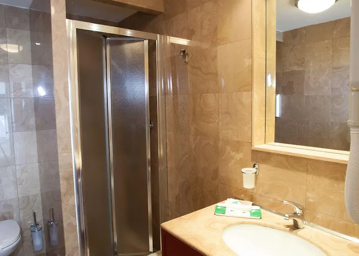 מלון Santa Lucia 4*