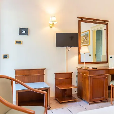 Santa Lucia 4* Паргелия