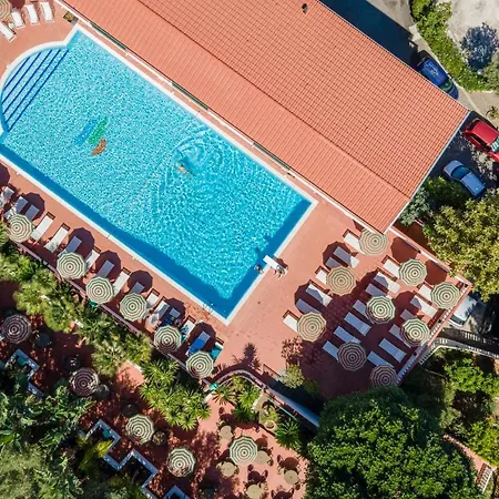 Santa Lucia Hotel 4*