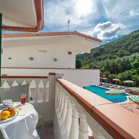 Отель Santa Lucia 4*