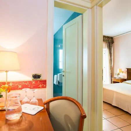 Santa Lucia 4* Паргелия