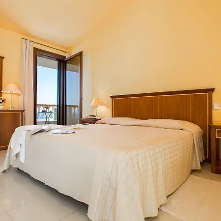 Santa Lucia 4*