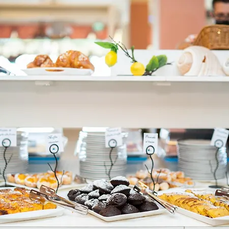 Santa Lucia 4* Паргелия